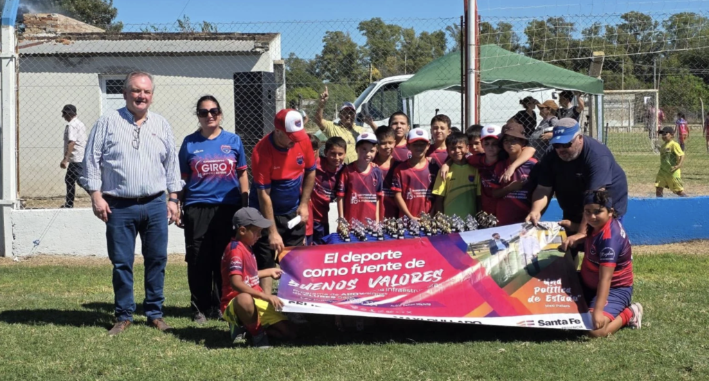 EL SENADOR MICHLIG PARTICIPÓ DEL ENCUENTRO DE FÚTBOL INFANTIL 2026 “LOS PALMERITOS”
